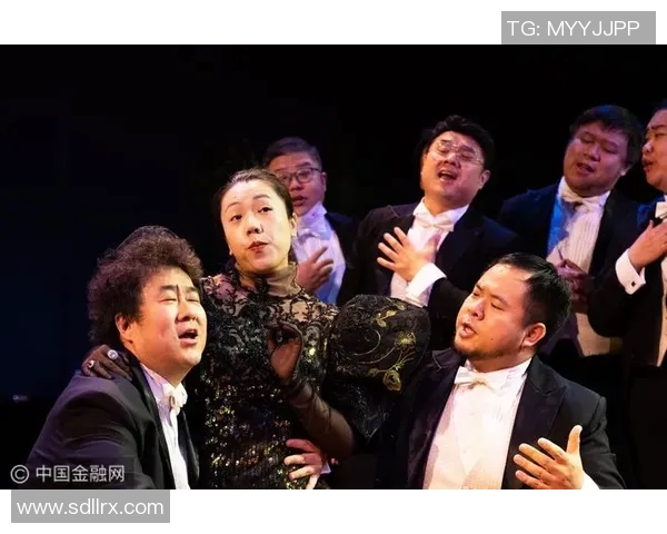 《当代文化创新与传统艺术的交融：探索文化产业新发展趋势与挑战》