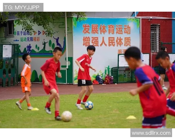 以青训为核心推动足球发展 打造未来之星的成长路径与策略