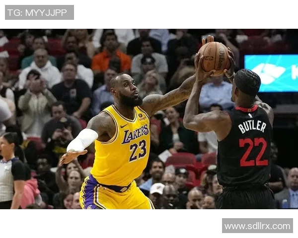 湖人对阵热火精彩赛事直播在线观看全程回放与赛后分析